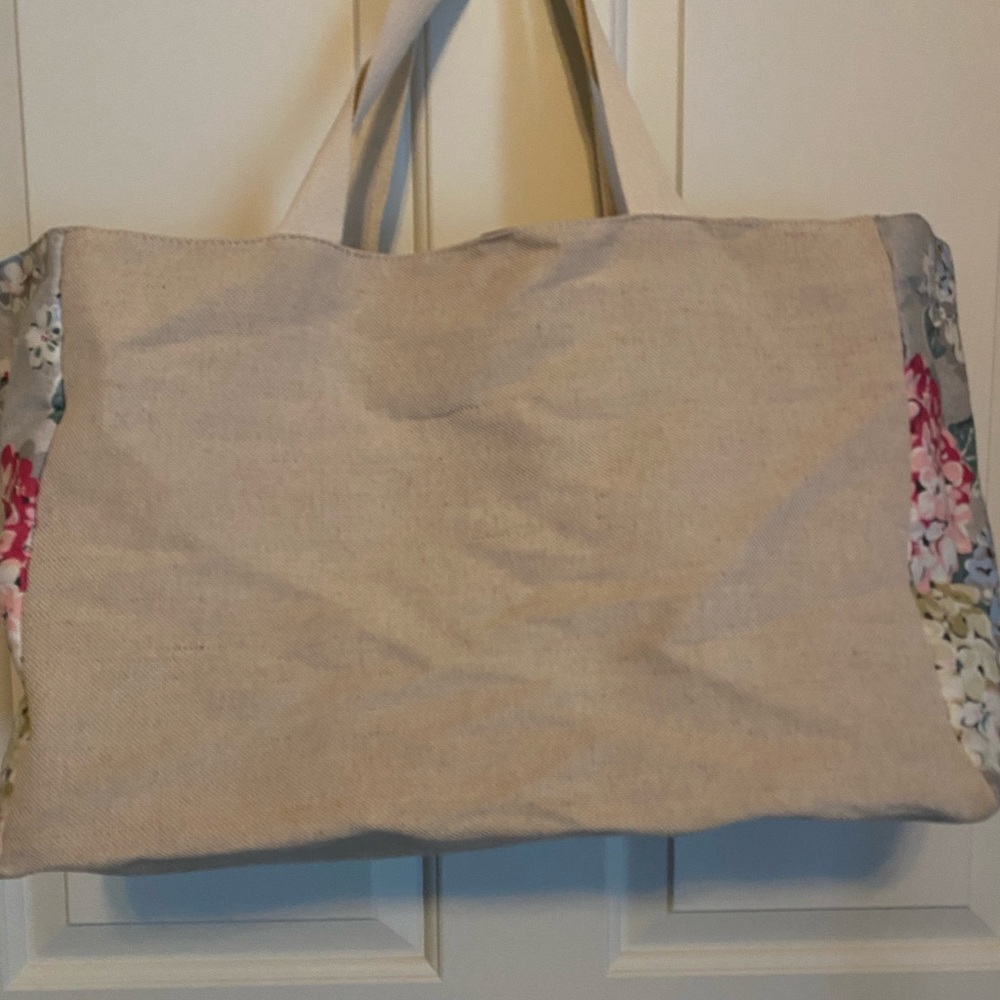 DSW fabric tote